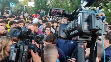 Cánticos y lemas fascistas durante la visita no autorizada de Vito Quiles a la Complutense