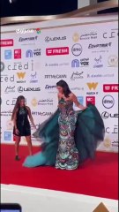 فستان ديله غريب.. أروى جودة على السجادة الحمراء لمهرجان القاهرة السينمائي