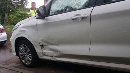 Ford Ka e Fiat Cronos colidem no Bairro Periolo, em Cascavel