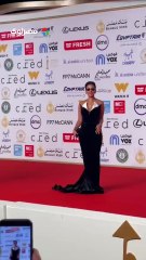 بنضارة شمس وقصة شعر قصيرة.. ميس حمدان على السجادة الحمراء لمهرجان القاهرة السينمائي