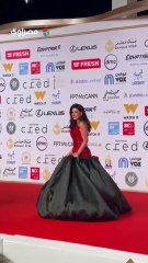 فستان منفوخ زي البالونة.. إطلالة غريبة من جومانة مراد في افتتاح مهرجان القاهرة السينمائي