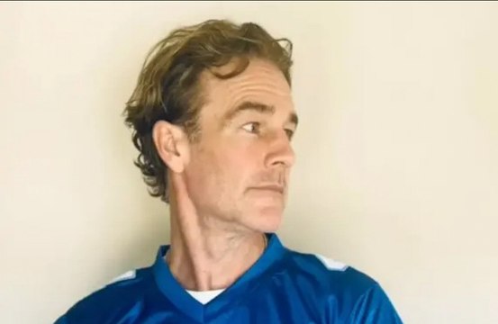 James Van Der Beek a mis des souvenirs de ses films aux enchères pour financer son traitement contre le cancer