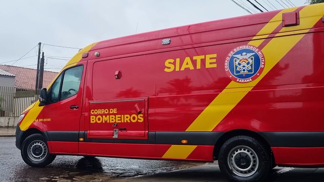 Homem bate a cabeça após cair de plano elevado no Bairro Neva em Cascavel