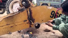 Unbelievable Repair! Pakistani Experts Rebuilt Broken Caterpillar Loader Boom Flawlessly