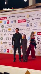 أحمد عبدالوهاب وزوجته على السجادة الحمراء لمهرجان القاهرة السينمائي