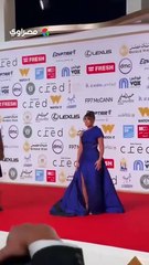 فستان مفتوح وجريء من صبا مبارك في افتتاح مهرجان القاهرة السينمائي