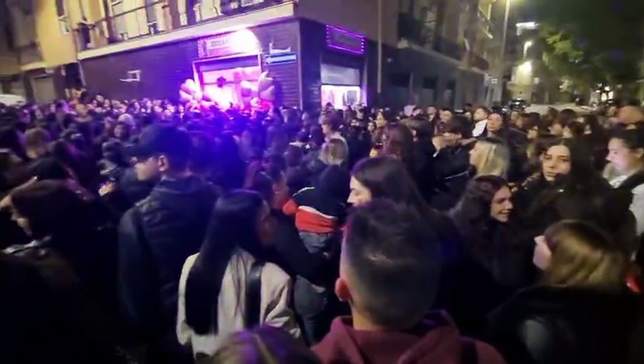 Traffico in tilt a Sassari, all'inaugurazione del negozio arriva l'influencer da 2milioni di follower