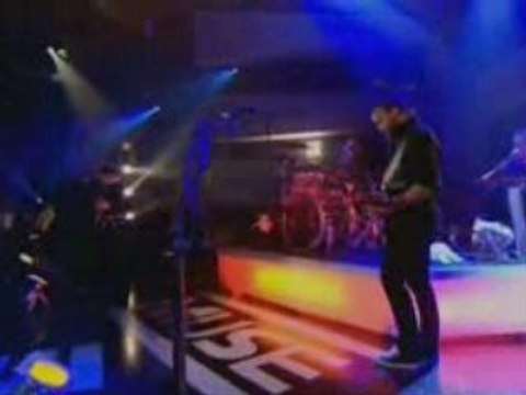 Muse - Knights Of Cydonia (Live Jools Holland 2006)