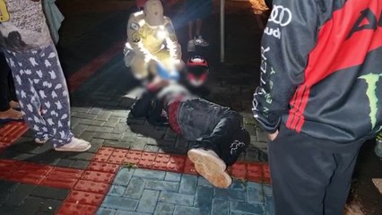 Menor pilotando moto bate contra carro no Jardim Veneza, em Cascavel