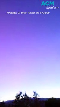 Aurora Australis lights up sky