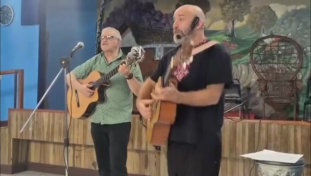 tn7'Tal Kravitz y Carlos Guzmán emocionan con la icónica pieza “Soy Tico”121125.