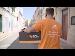 ¡PcComponentes encuentra a Felicidad en Valencia! - Día Internacional de la Felicidad