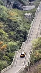 Chery Fulwin X3L scheitert an Tianmen-Berg-Challenge #Chery #FulwinX3L #TianmenFail