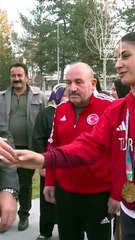 Şampiyon boksör Erginoğuz memleketi Van'a döndü