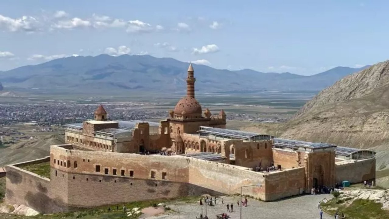 Türk saray mimarisinin Anadolu’daki temsili! Ara tatilin gözdesi oldu