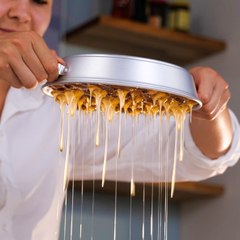 We can't get enough of these easy and useful kitchen hacks!