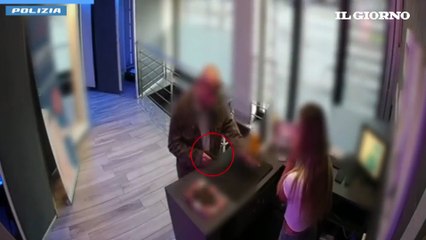 Milano, arrestato il rapinatore seriale con la scacciacani