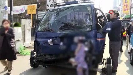 Güney Kore’de korkunç olay!  Araç pazara daldı! Ölü ve yaralılar var