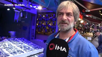 Karadeniz'de hamsi bolluğu: Tezgahlar doldu taştı