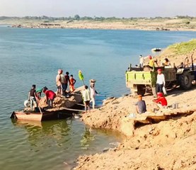 चंबल नदी में जल स्तर कम होते ही रेत का अवैध उत्खनन शुरू, वीडियो वायरल