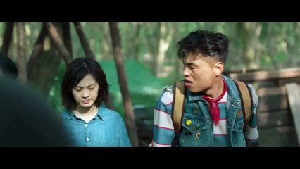 [Forbidden Snake Island] Giant Serpent Attacks Rainforest Cabin! Python Devours Hunters!