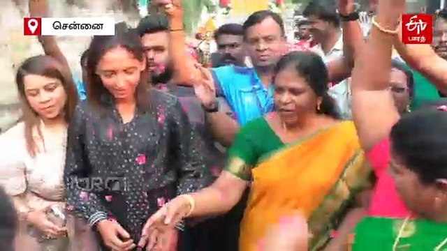 மகளிர் உலகக் கோப்பை வென்ற இந்திய கேப்டன் ஹர்​மன்​பிரீத் கவுருக்கு சென்னையில் உற்சாக வரவேற்பு!