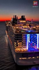 Ruined by a scumbag, she turns to a wealthy heir and vows to make her enemies kneel and beg!