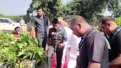 ನನಗೆ ಹುಡುಗಿ ಹುಡುಕಿ ಕೊಡಿ: ಸಂವಾದ ಕಾರ್ಯಕ್ರಮದಲ್ಲಿ ಶರದ್​ ಪವಾರ್​ಗೆ ಪತ್ರ ನೀಡಿದ ರೈತ ಯುವಕ!