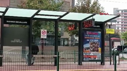 Seyir halindeki tramvaya yıldırım düştü