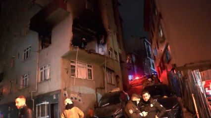 İstanbul’da 6 katlı binada patlama anına ilişkin yeni görüntüler; molozlar yola savruldu