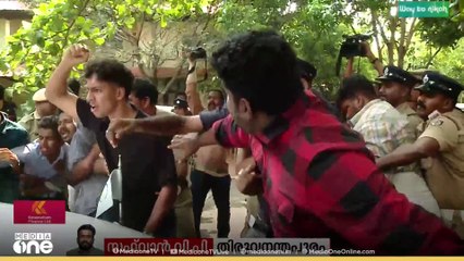 കേരള സർവകലാശാലയിലെ ബിജെപി സിൻഡിക്കേറ്റ് അംഗങ്ങളുടെ ജാതി അധിക്ഷേപം: പരാതി നൽകി എസ്എഫ്ഐ