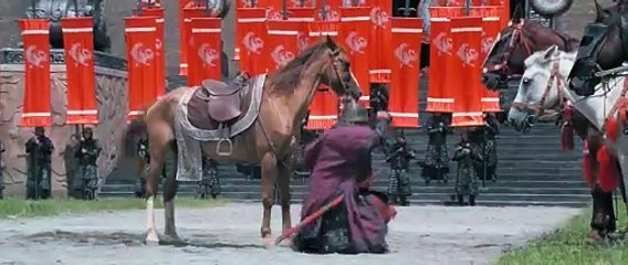 Detective Dee muss in seinem ersten Film, in das Geheimnis der Phantomflammen, einen schwierigen Fall lösen