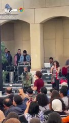 شيء طبيعي لو نحب.. لبلبة تفاجئ حضور ندوة المخرج محمد عبد العزيز بمهرجان القاهرة بأغنية