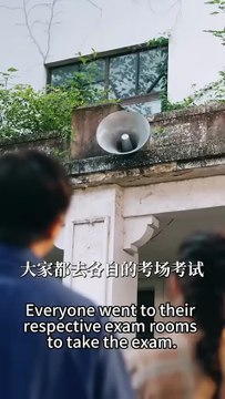 (3) After awakening, she no longer wanted to be cannon fodder at the mercy of others. Instead, she exposed her stepmother's scheming and her treacherous sister's betrayal, publicly annulled her engagement, and left gracefully, tearing the scumbags' fig le