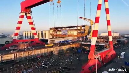 Viaggi, MSC World Asia tocca l'acqua per la prima volta