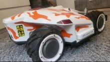 PIMP my LUBA: AWD 5000 Rasenroboter von MAMMOTION mit tuningblog-Teilfolierung (Camouflage)
