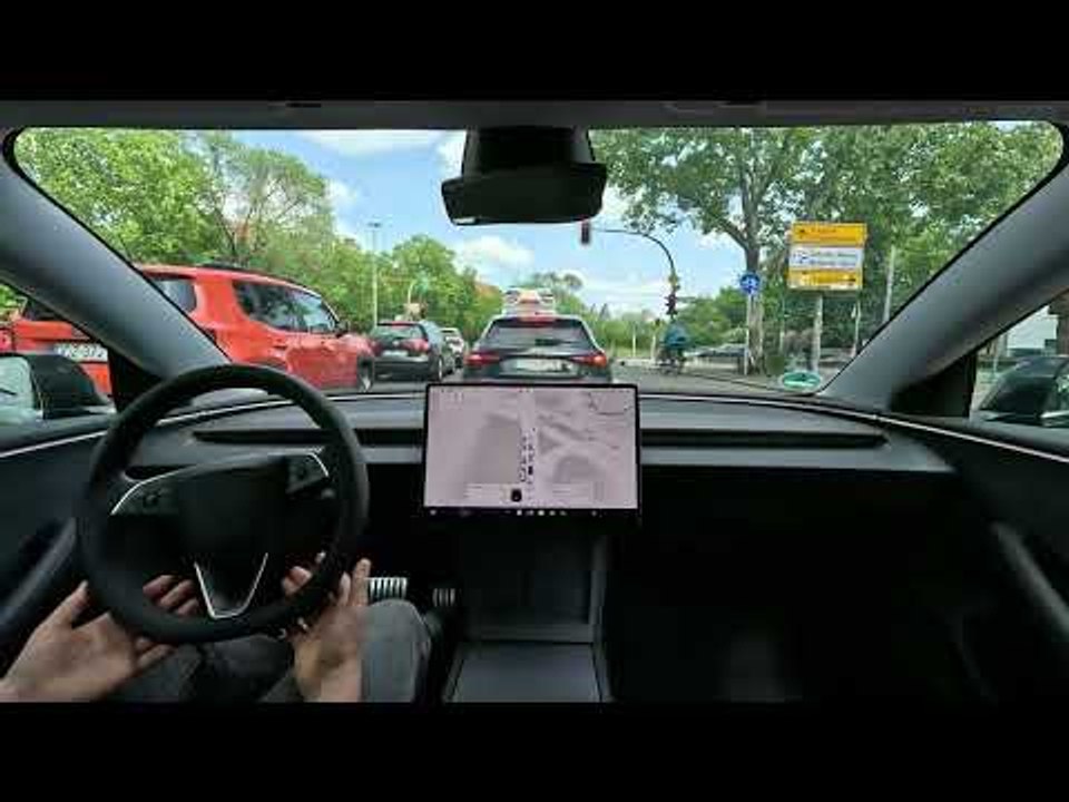 Tesla teigt full-self-driving-video aus berlin | unglaublich