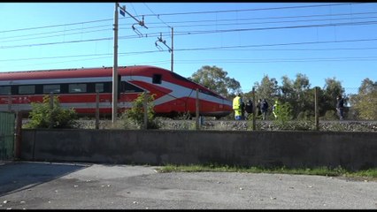 Caos treni per una persona investita in stazione in Calabria