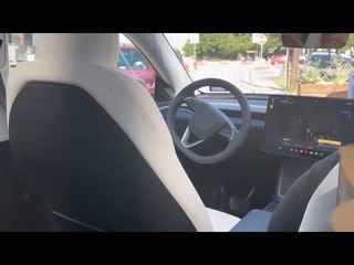 Tesla Robotaxi gestartet: Autonom fahren in Austin | alle Infos
