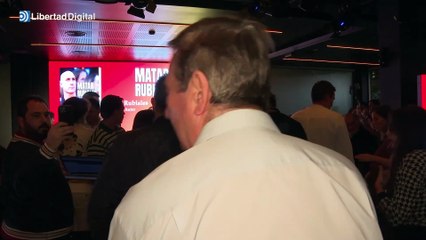 Luis Rubiales, atacado con huevos por un desconocido