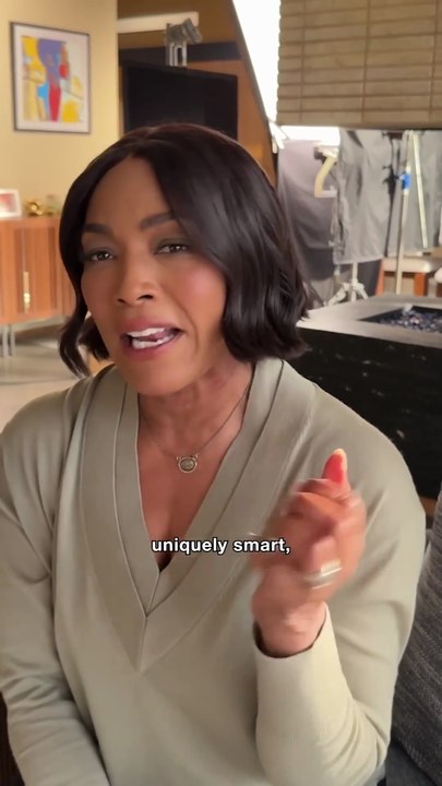 Birthday Wishes to Aisha Hinds from the 9-1-1 Cast