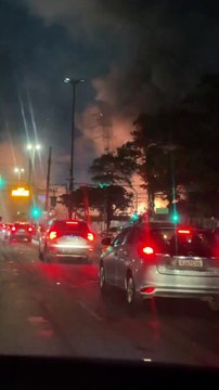 Explosão e incêndio em galpão de fogos de artifício deixa feridos em SP
