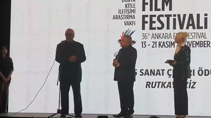 Rutkay Aziz'in ''mutsuz bir ülkede ben niye mutlu olayım ki'' dedi herkes ayakta alkışladı