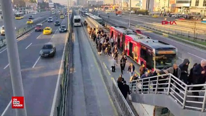 İstanbul Cevizlibağ'da metrobüsün çarptığı engelli yolcu hayatını kaybetti