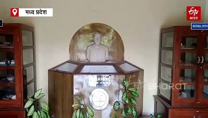 पत्थरों की अद्भुत दुनिया, रात के समय पराबैंगनी प्रकाश में बिखरते हैं रंग-बिरंगी चमक