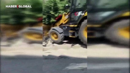 Kontrolden çıkan kepçe dehşet saçtı