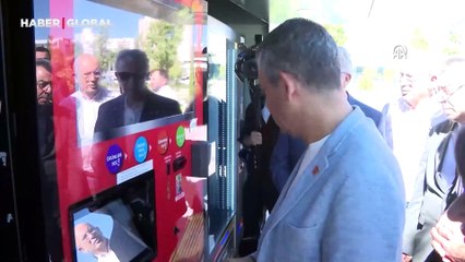 Özgür Özel ve Mansur Yavaş başkentte vatandaşlarla bir araya geldi