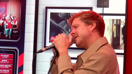 LIVE - Kyo interprète "Le Graal" dans Le Double Expresso RTL2 (14/11/25)