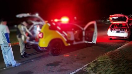 Jovem é flagrado com carro irregular, som alto e faróis apagados 