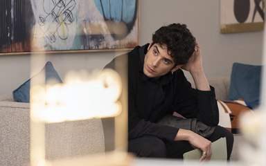 Nicolas Maupas in Call My Agent 3: la prima scena. Clip